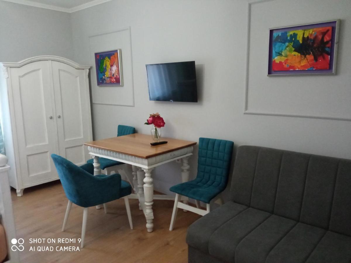 Villa Lucia - Apartments&Rooms Slavonski Brod Buitenkant foto