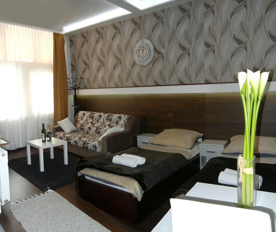 Villa Lucia - Apartments&Rooms Slavonski Brod Buitenkant foto