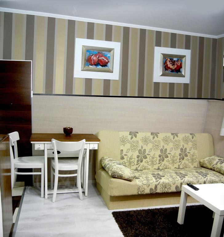Villa Lucia - Apartments&Rooms Slavonski Brod Buitenkant foto