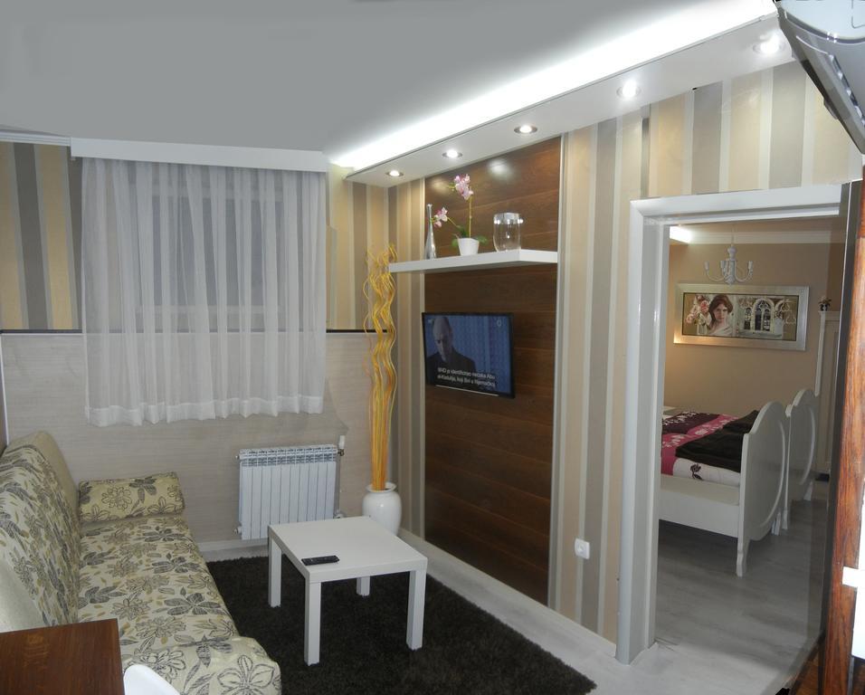 Villa Lucia - Apartments&Rooms Slavonski Brod Buitenkant foto