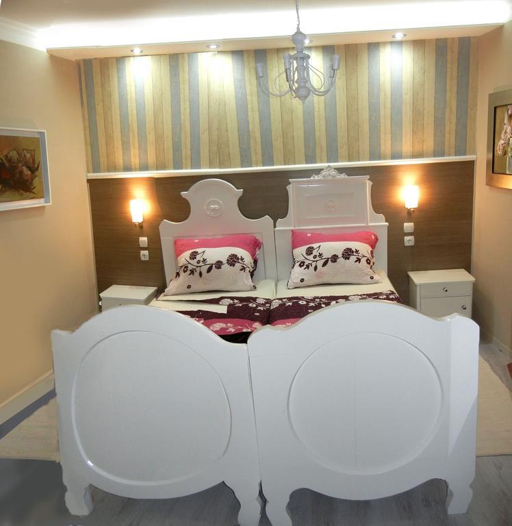 Villa Lucia - Apartments&Rooms Slavonski Brod Buitenkant foto