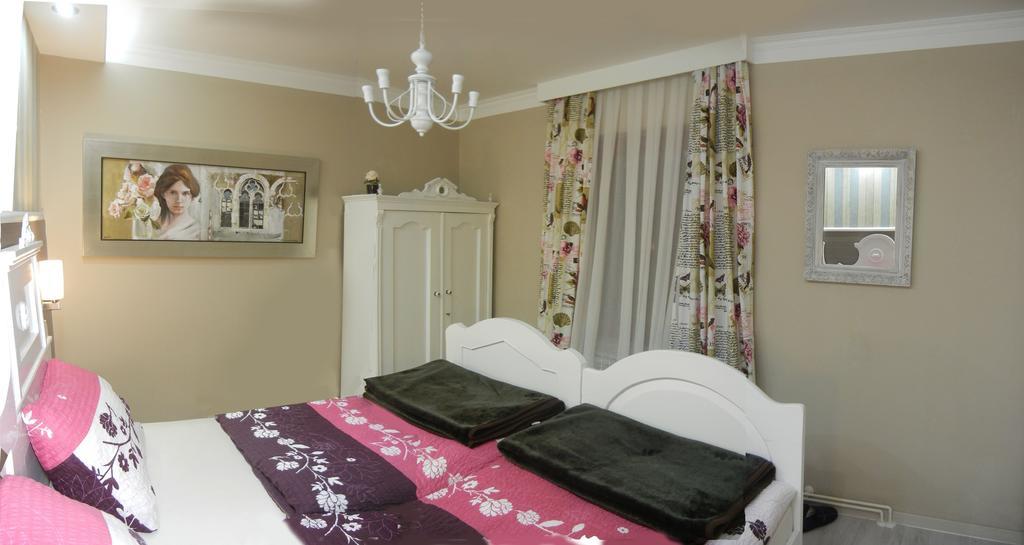 Villa Lucia - Apartments&Rooms Slavonski Brod Buitenkant foto
