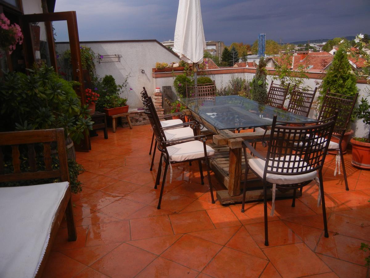 Villa Lucia - Apartments&Rooms Slavonski Brod Buitenkant foto