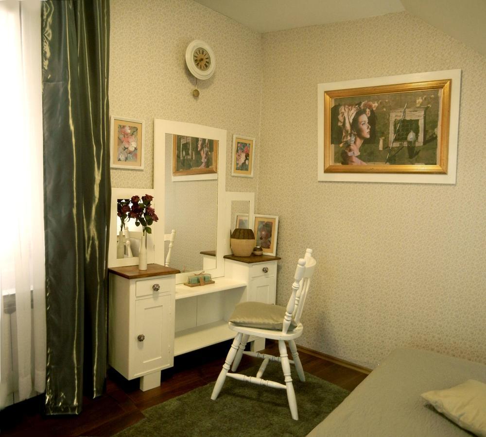 Villa Lucia - Apartments&Rooms Slavonski Brod Buitenkant foto