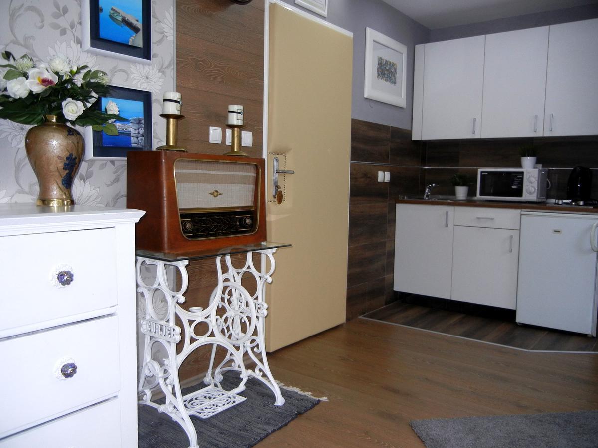Villa Lucia - Apartments&Rooms Slavonski Brod Buitenkant foto